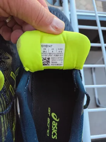 Used Asics GT-2000 bike — image 9 of 15