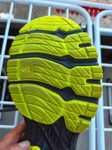 Asics GT-2000 Running Shoes usato