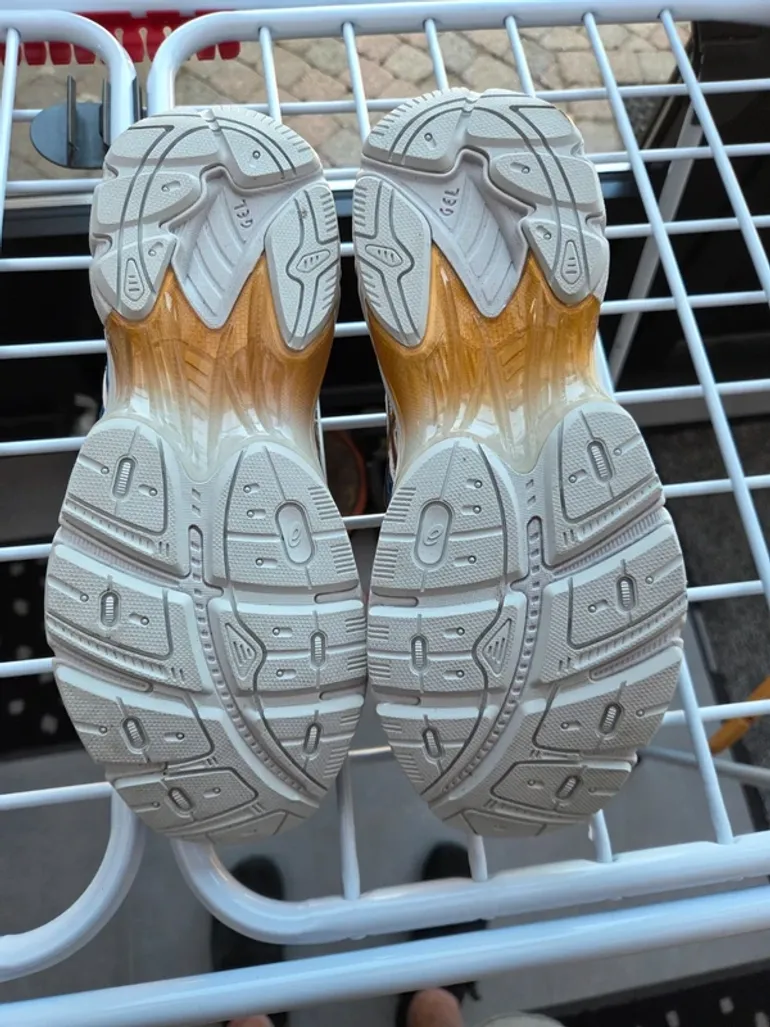 Used Asics GT-2000 bike — image 12 of 15