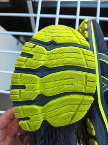 Used Asics GT-2000 bike — image 3 of 15