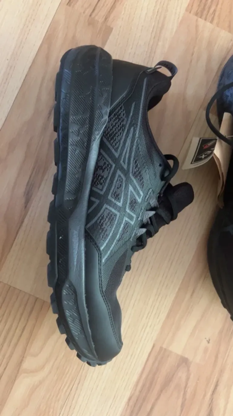 Asics Gel-Sonoma 8 GTX bike d'occasion — image 2 sur 4