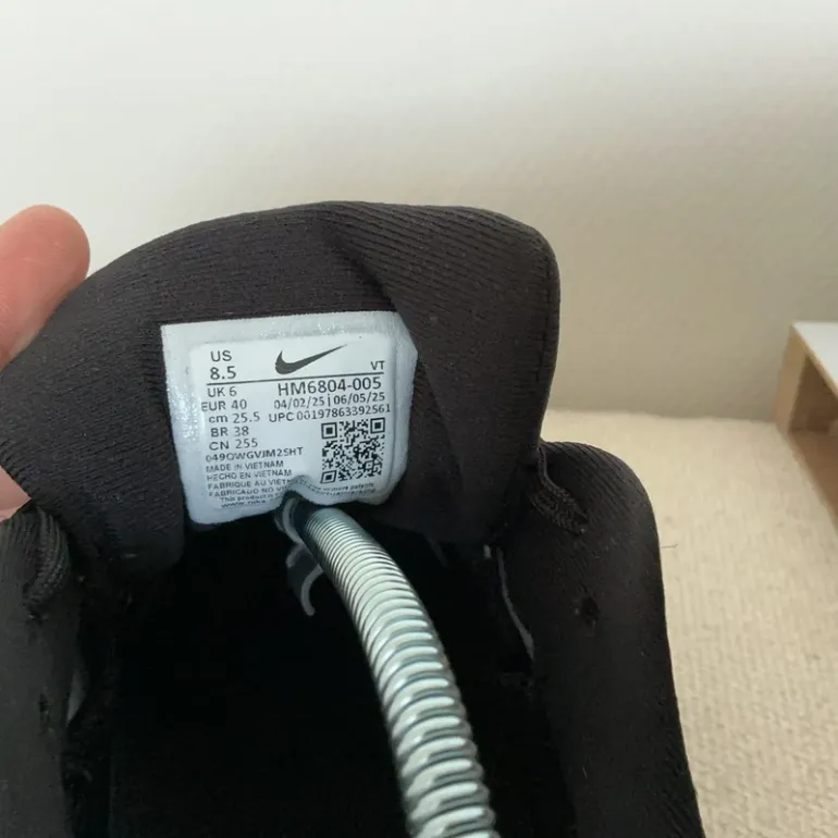 Nike Vomero 18 bike usato — immagine 7 di 9