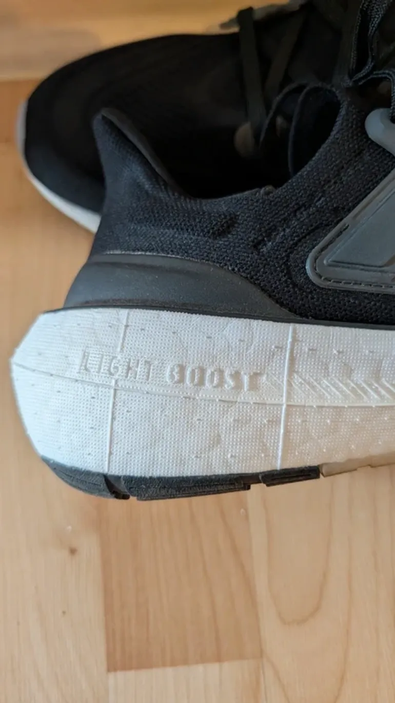Używany Adidas Ultra Boost Light bike — zdjęcie 3 z 6