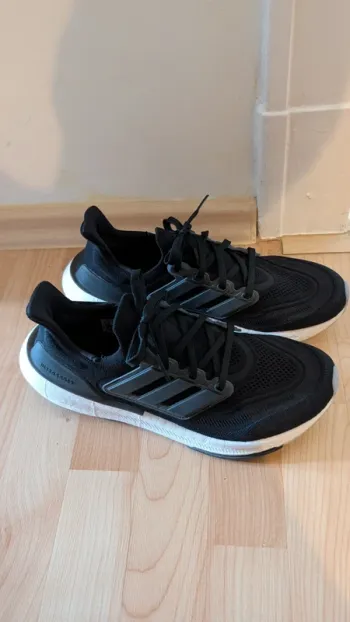 Używany Adidas Ultra Boost Light bike — zdjęcie 2 z 6