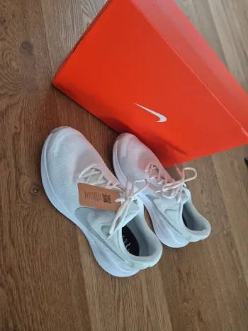 Použité Nike Sportschuhe Running Shoes