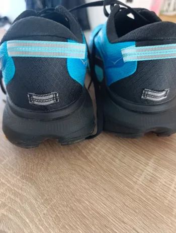 Used Hoka Mafate 5 bike — image 6 of 7