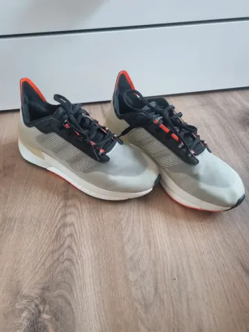 Adidas Avryn Running Shoes d'occasion