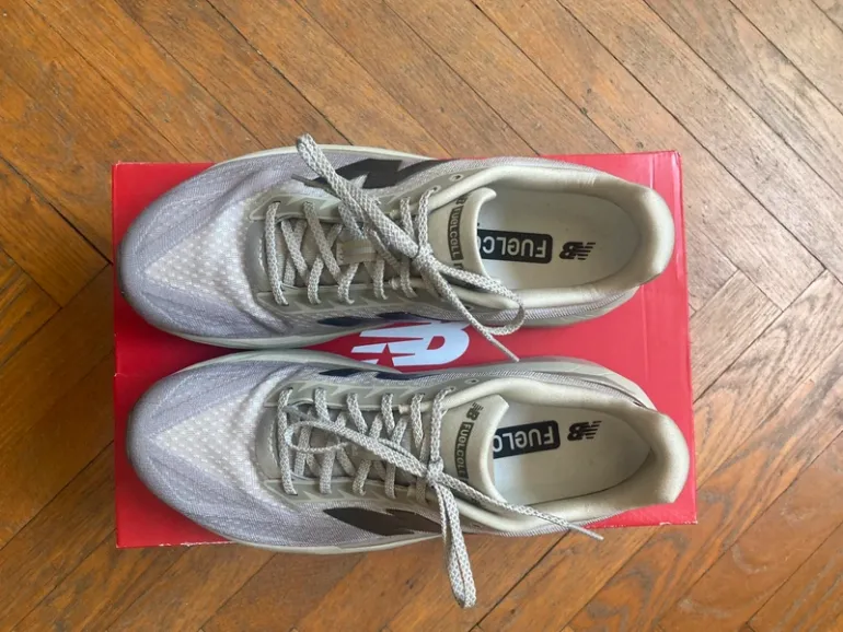 Gebrauchtes New Balance Fuel Cell Rebel bike — Bild 2 von 5