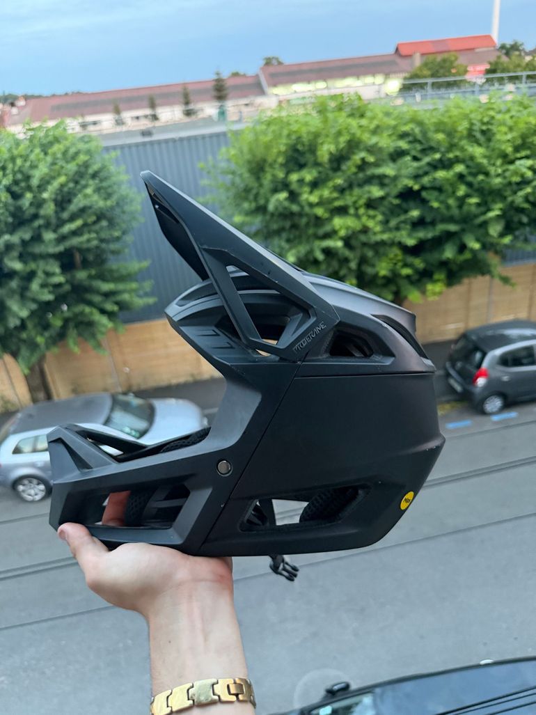 Tweedehands Fox Proframe Helmet 2023 bike — afbeelding 4 van 7