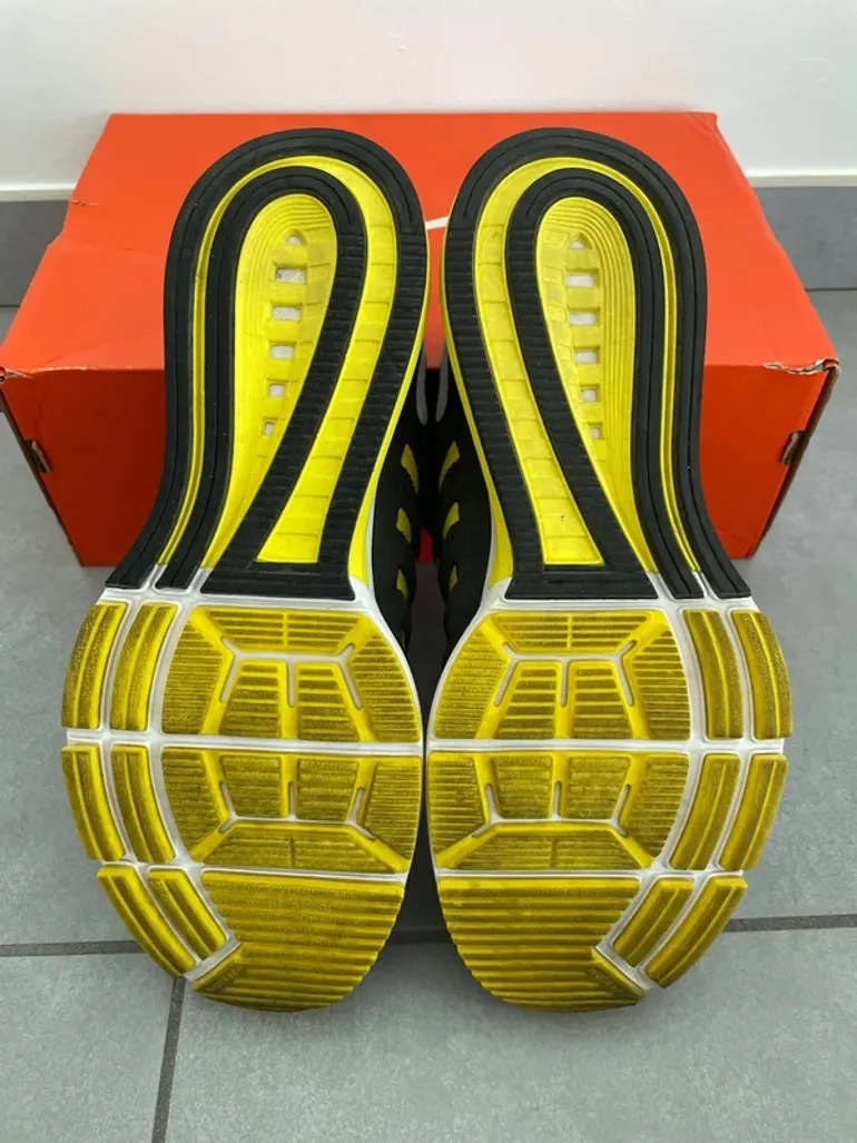Nike Air Zoom Vomero bike usato — immagine 7 di 9