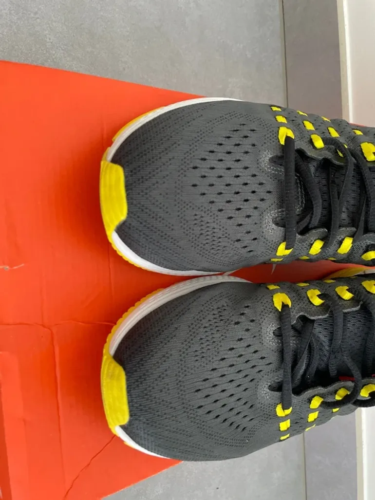 Nike Air Zoom Vomero bike usato — immagine 8 di 9