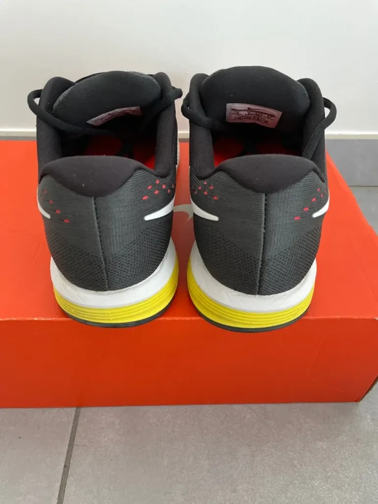 Nike Air Zoom Vomero bike usato — immagine 6 di 9