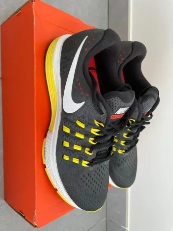 Nike Air Zoom Vomero bike usato — immagine 4 di 9