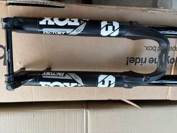 Używany Fox 36 Factory 2021 bike — zdjęcie 4 z 8