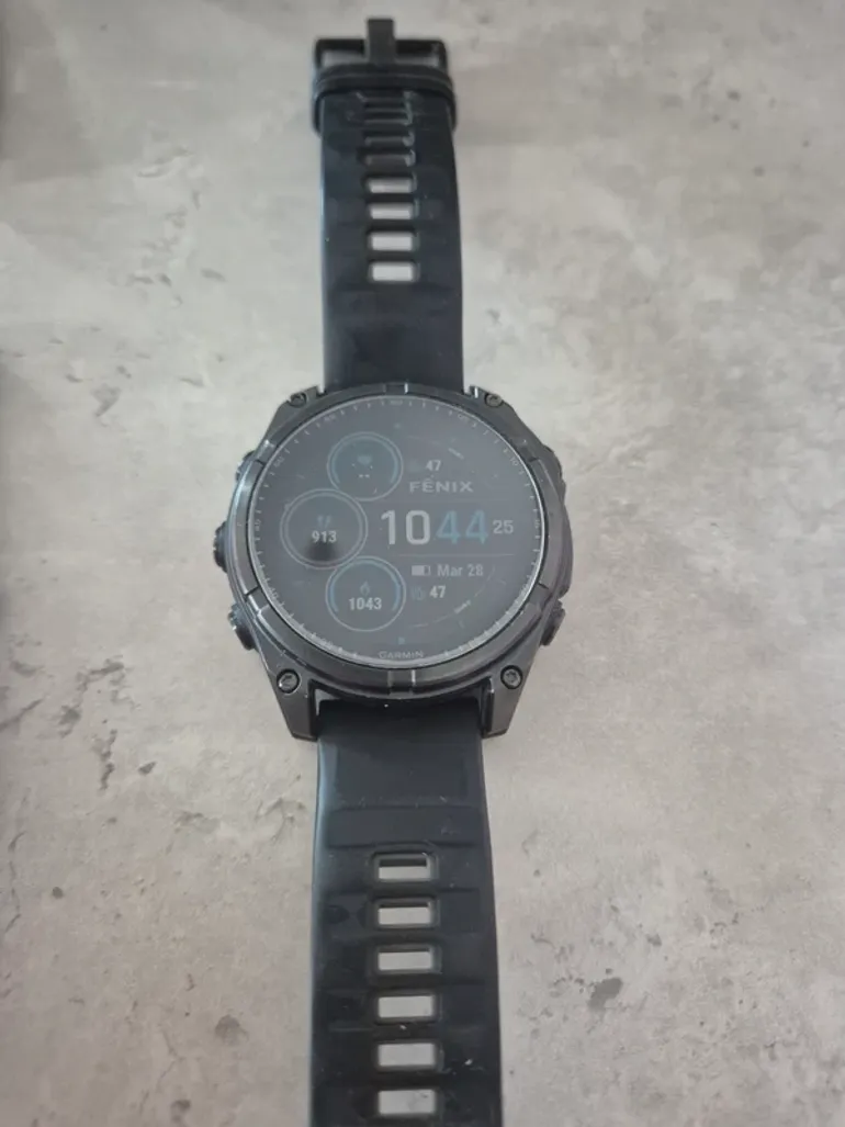 Garmin fenix 8 solar sapphire titane bike d'occasion — image 3 sur 4