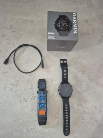 Garmin fenix 8 solar sapphire titane bike d'occasion — image 4 sur 4