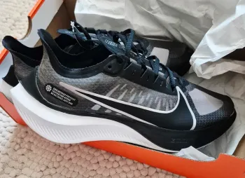 Nike Zoom Gravity Running Shoes usato