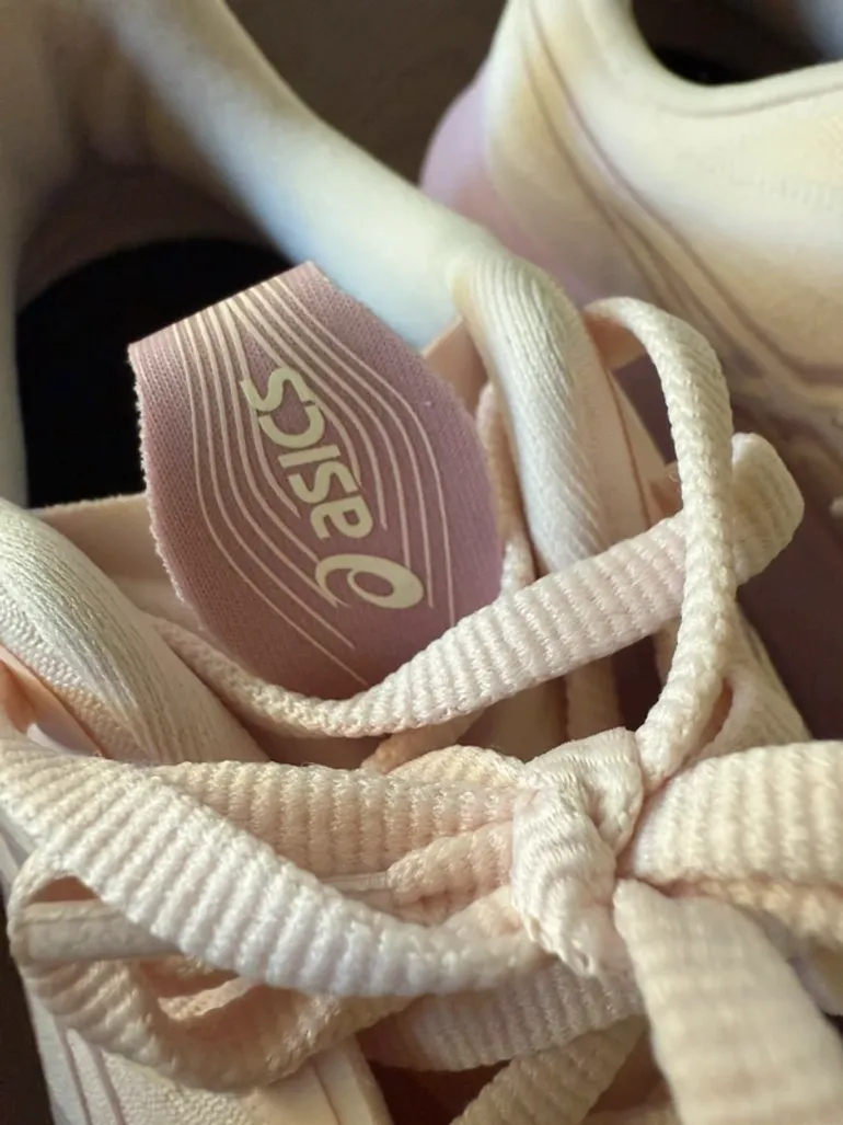 Used Asics GT2000 14 bike — image 7 of 11
