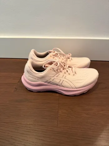 Used Asics GT2000 14 bike — image 5 of 11