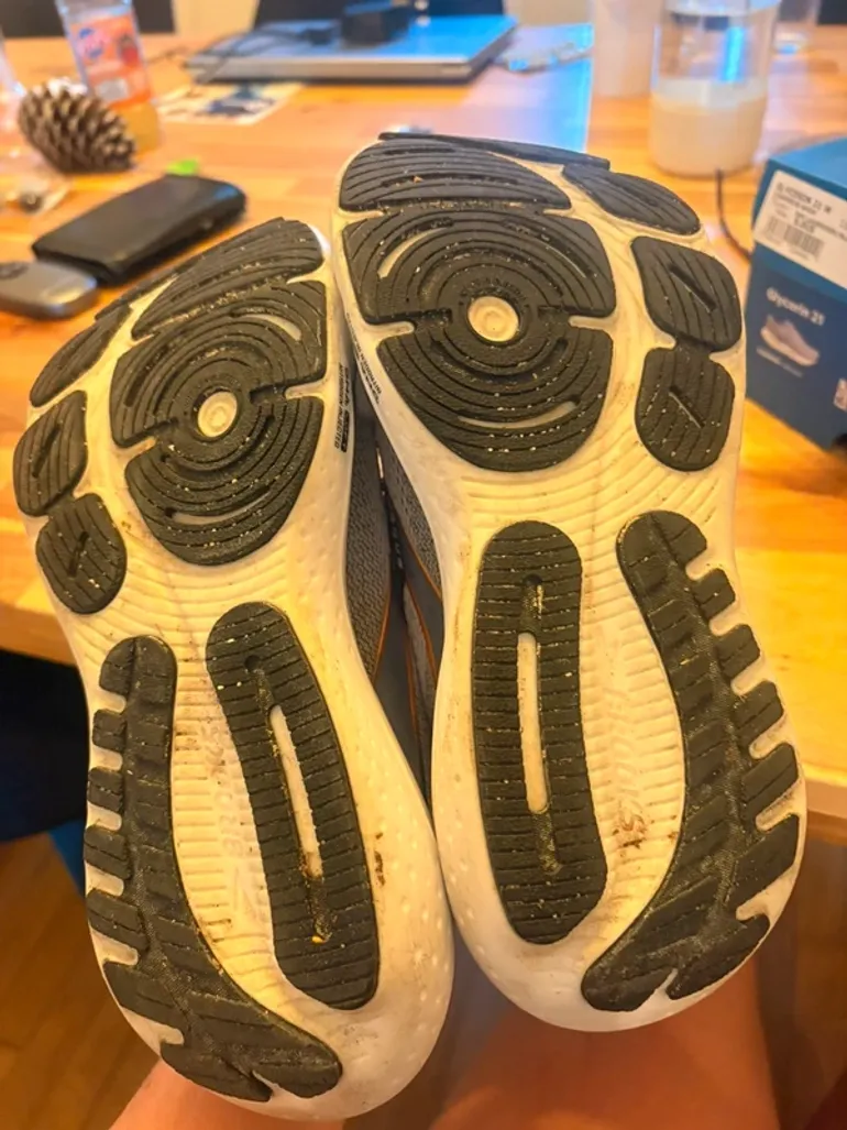 Used Brooks Running Shoes bike — image 4 of 4