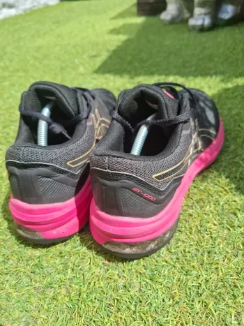 Used Asics GT 1000 bike — image 4 of 9