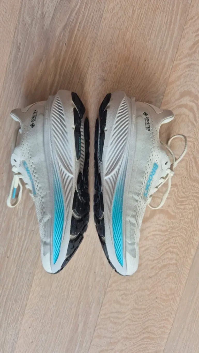 Used Brooks Ghost 17 GTX bike — image 3 of 10
