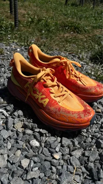 Used Hoka Speedgoat 6 bike — image 4 of 8