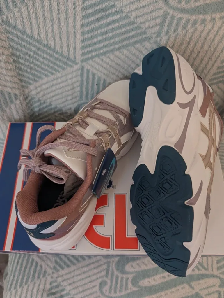 Used Asics Gel bike — image 4 of 7