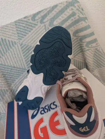 Used Asics Gel bike — image 6 of 7