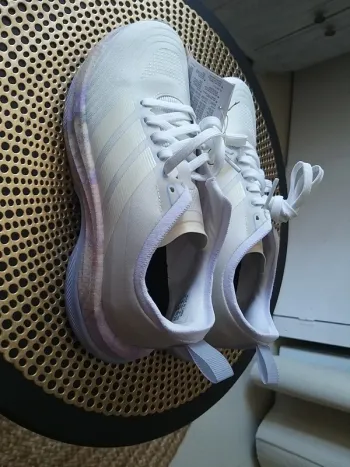 Used Adidas Baskets Running Shoes