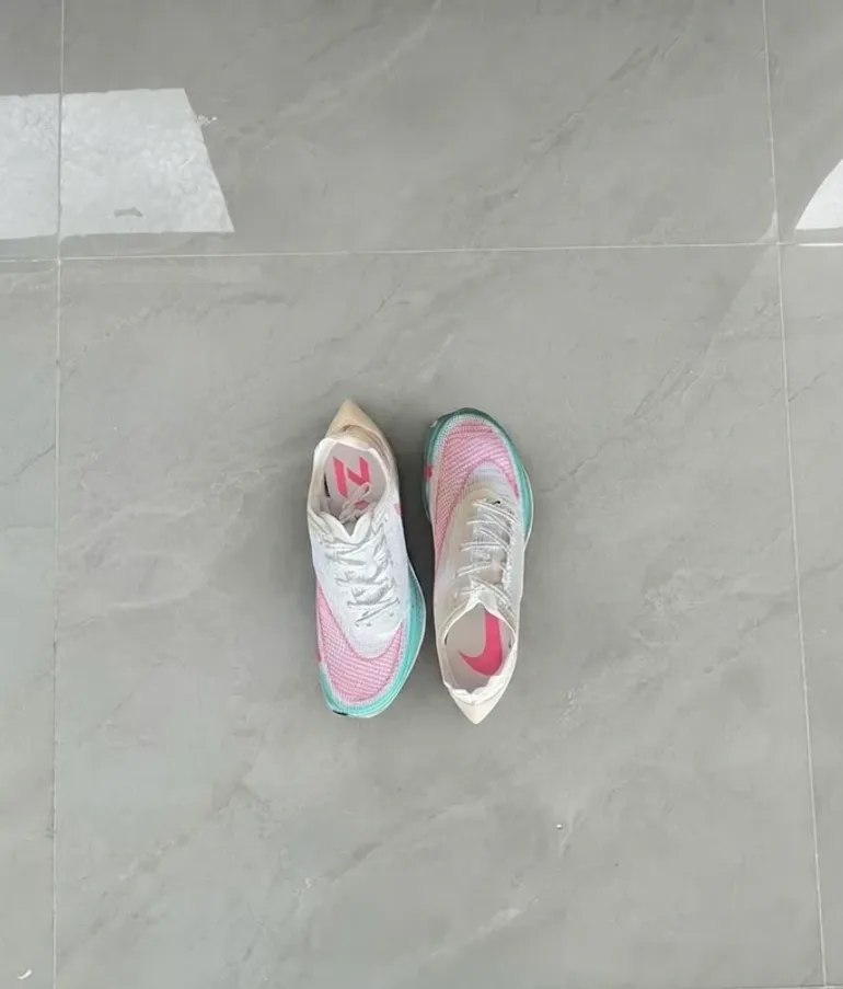 Used Nike ZoomX Vaporfly NEXT% 2 bike — image 2 of 4