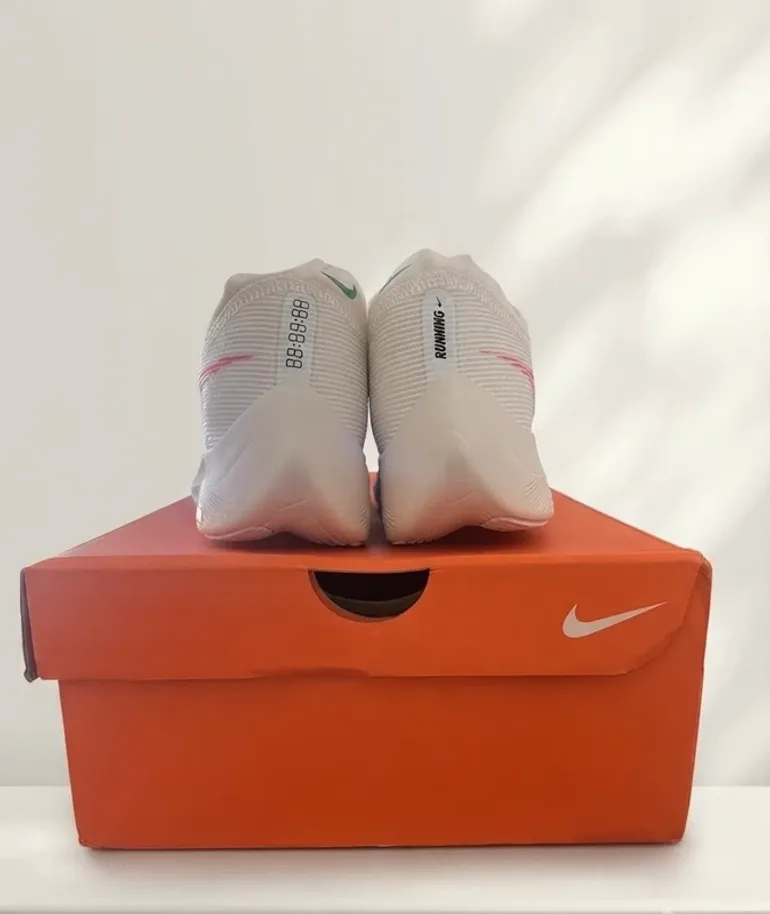 Used Nike ZoomX Vaporfly NEXT% 2 bike — image 3 of 4