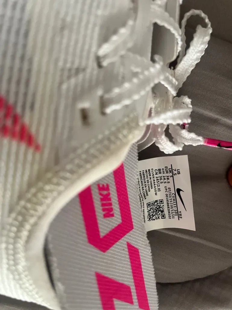 Used Nike ZoomX Vaporfly NEXT% 2 bike — image 4 of 4