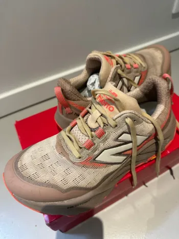 Used New Balance Hierro V9 bike — image 2 of 7