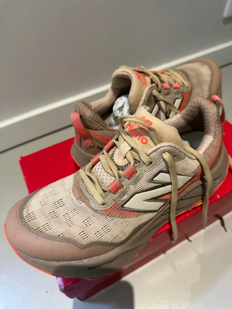 Used New Balance Hierro V9 bike — image 2 of 7