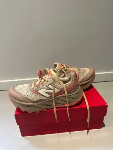 Gebrauchtes New Balance Hierro V9 Running Shoes