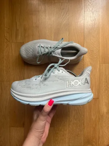 Použité Hoka Clifton 9 Wide Running Shoes