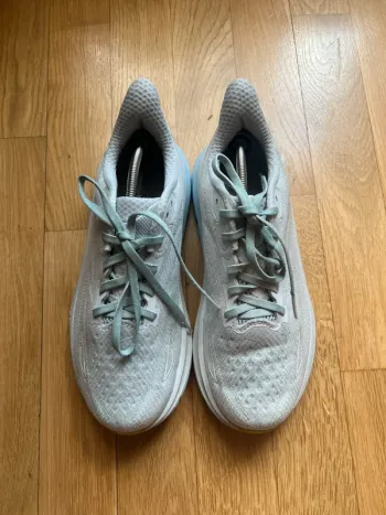 Used Hoka Clifton 9 Wide bike — image 7 of 13