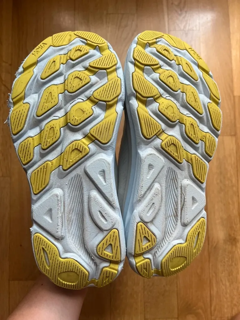 Used Hoka Clifton 9 Wide bike — image 11 of 13