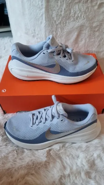 Použité Nike Revolution 8 Running Shoes