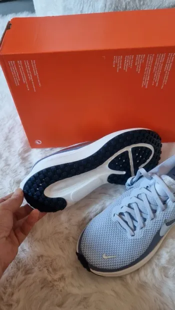 Used Nike Revolution 8 bike — image 4 of 5