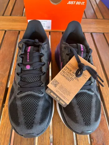 Used Nike Air Zoom Structure 25 Running Shoes
