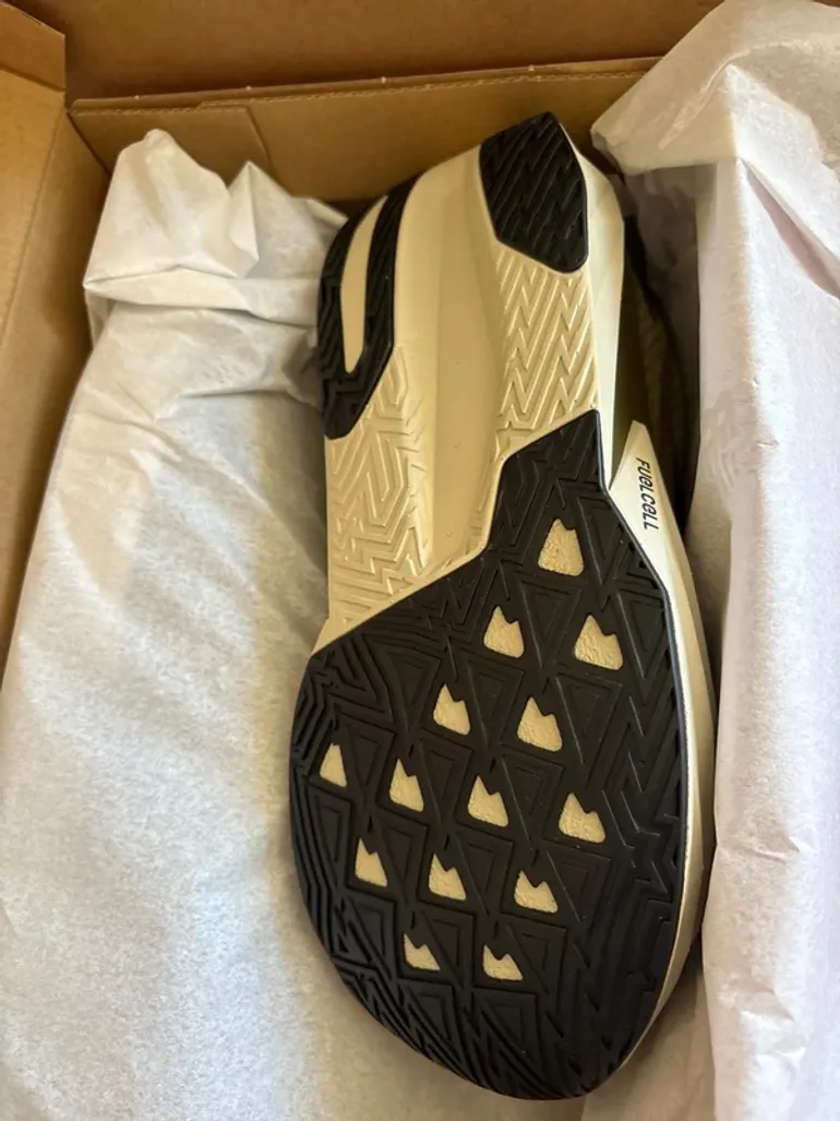 Used New Balance FuelCell Rebel v5 bike — image 2 of 3
