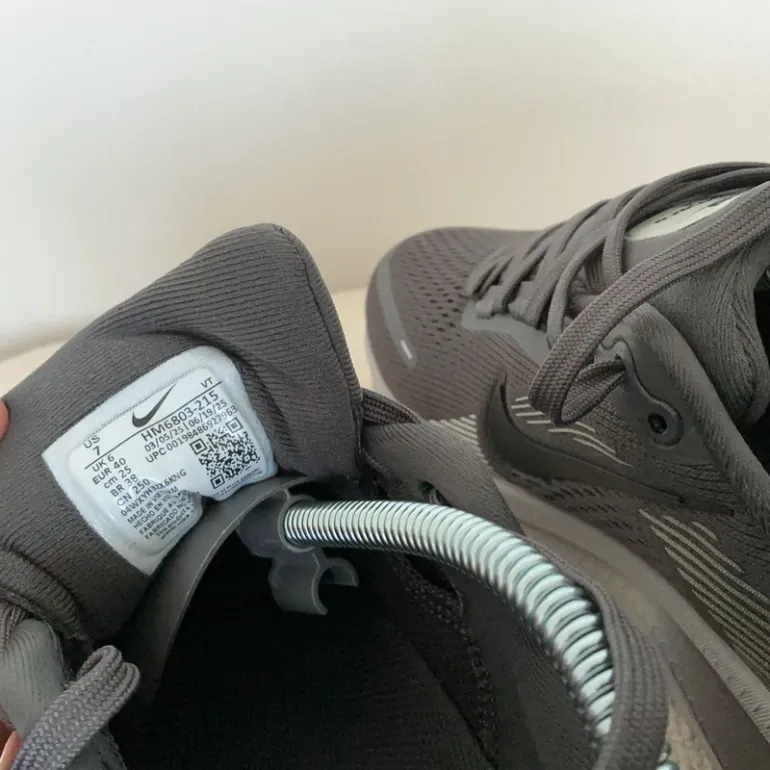 Used Nike Vomero 18 bike — image 7 of 8