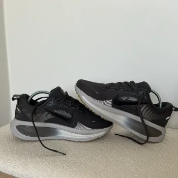 Used Nike Vomero 18 bike — image 5 of 8