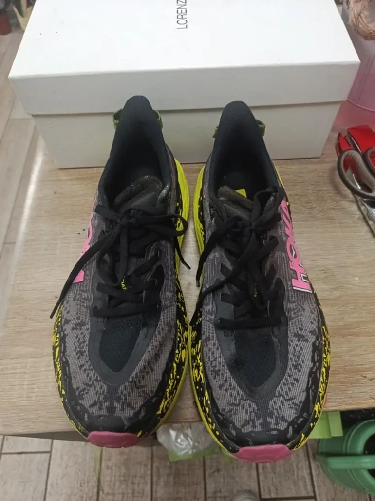 Used Hoka Running Shoes bike — image 4 of 4