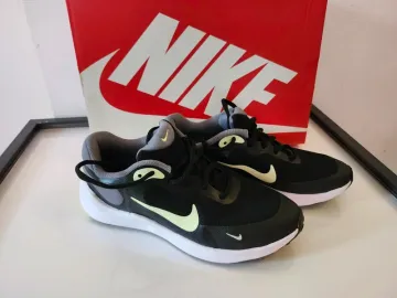 Used Autre Revolution 7 Running Shoes