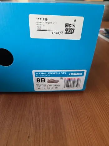 Used Hoka Challenger 8 GTX bike — image 2 of 7