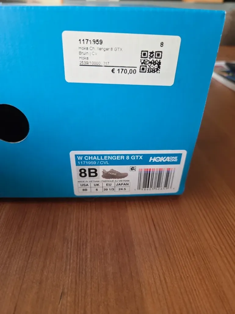 Used Hoka Challenger 8 GTX bike — image 2 of 7
