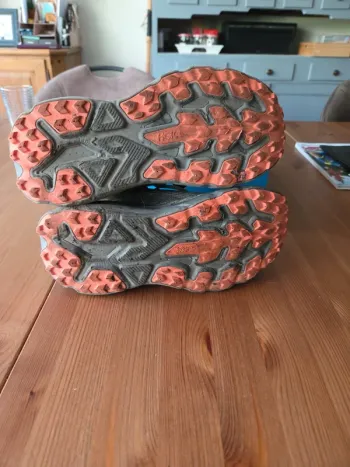 Used Hoka Challenger 8 GTX bike — image 6 of 7